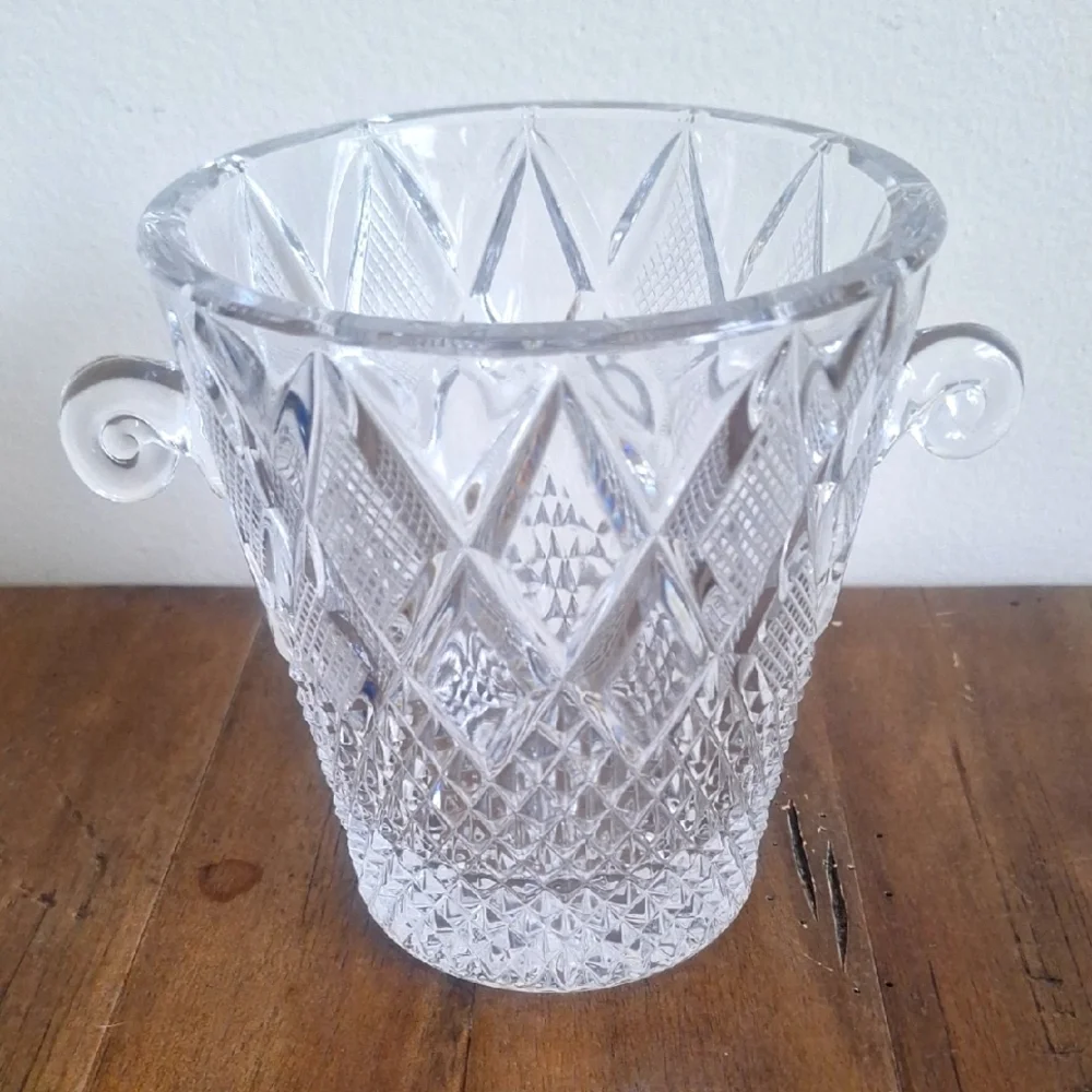 Mikasa Vintage Lead Crystal Ice Bucket – Diamond Cut Pattern with Handles - Picture 3 of 8